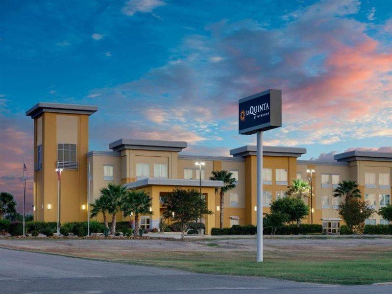 La Quinta By Wyndham Jourdanton - Pleasanton Hotel Exterior photo